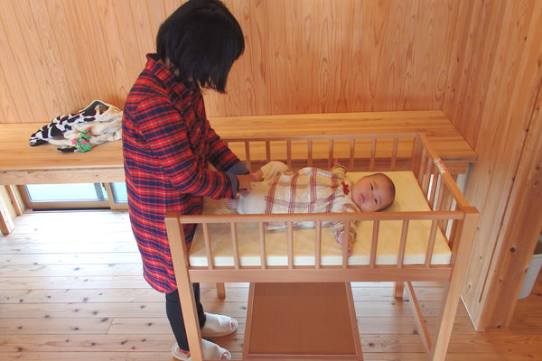 サワベビー 日本製おむつ替え台　ビニールレザーマット付 ナチュラル　澤田工業 おむつ替え台 澤田工業【レンタル｜ビニールレザーマット付